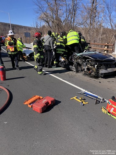 MVA on Rt 691 South in Meriden