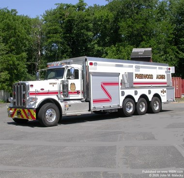 TENDER ENGINE WITH FOUR-INCH TANK TO PUMP