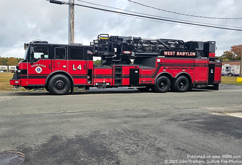 West Babylon Ladder 1-9-4