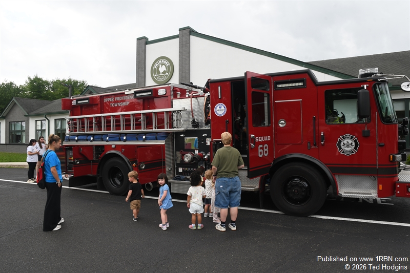 Squad 68 visits Primrose School of Oaks